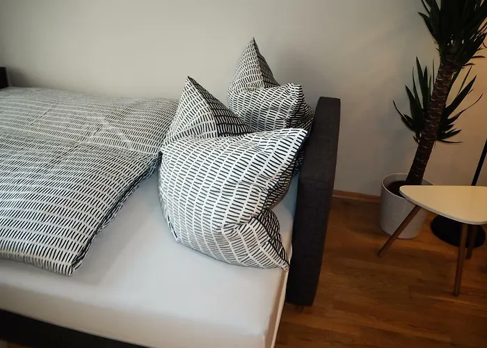 Apstay ǀ Parking Option & Self Check-in