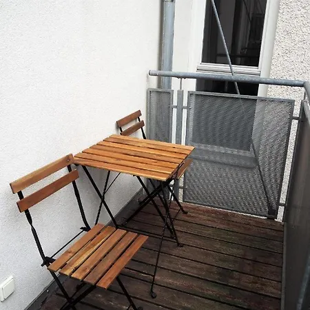 Apstay ǀ Parking Option & Self Check-in *