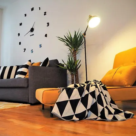 Apstay ǀ Parking Option & Self Check-in