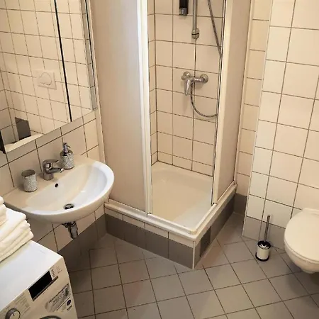 アパート Apstay ǀ Parking Option & Self Check-in グラーツ