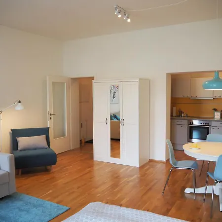 Apstay ǀ Free Parking & Self Check-in *