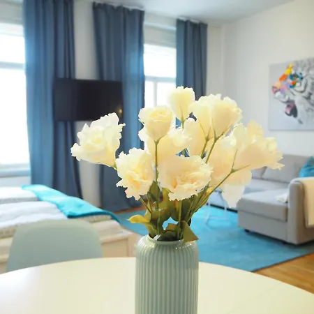 Apstay ǀ Parking Option & Self Check-in *