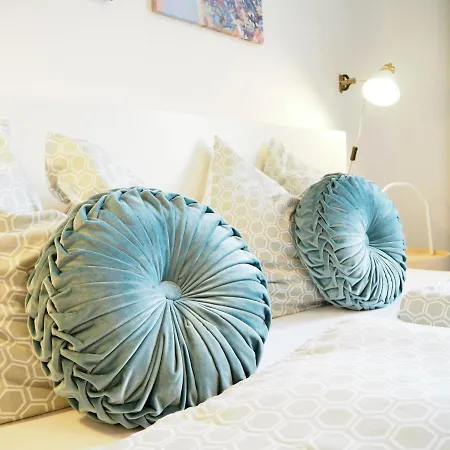 Apstay ǀ Parking Option & Self Check-in *