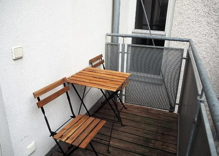 Apstay ǀ Parking Option & Self Check-in *