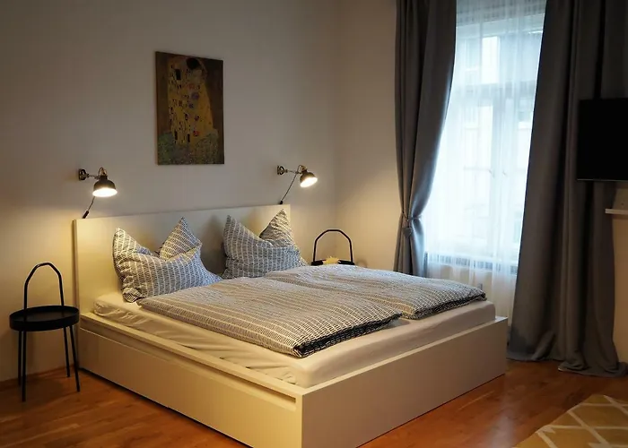 Apstay ǀ Parking Option & Self Check-in